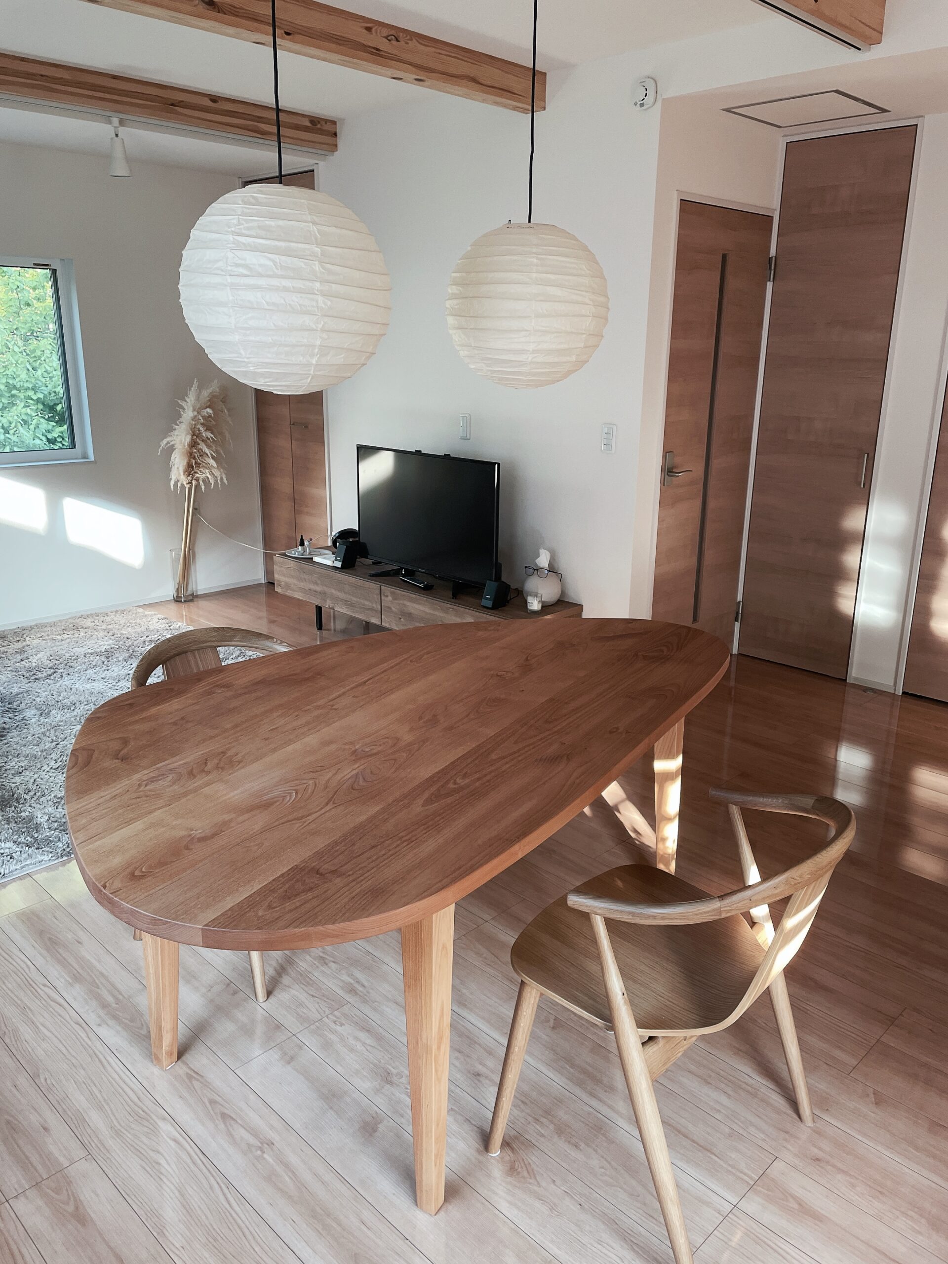 楽しく囲む変形テーブル｜ikususu FURNITURE｜無垢材家具・オーダー