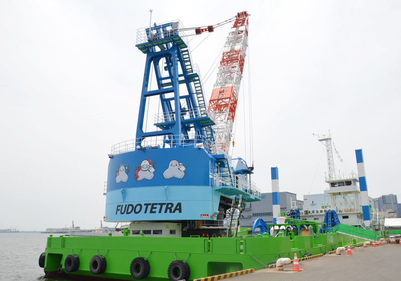 不動テトラ・興生建設、新造「FT400」披露。24年ぶり起重機船。東京港