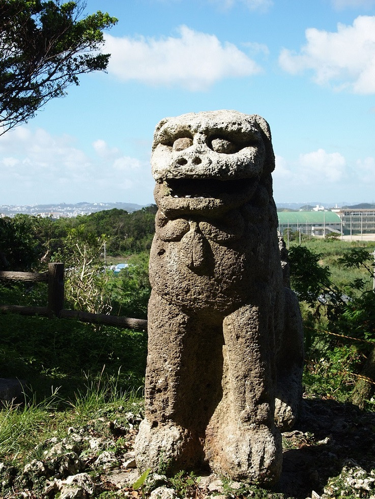 富盛の石彫大獅子(県指定有形民俗文化財) | 沖縄観光情報WEBサイト