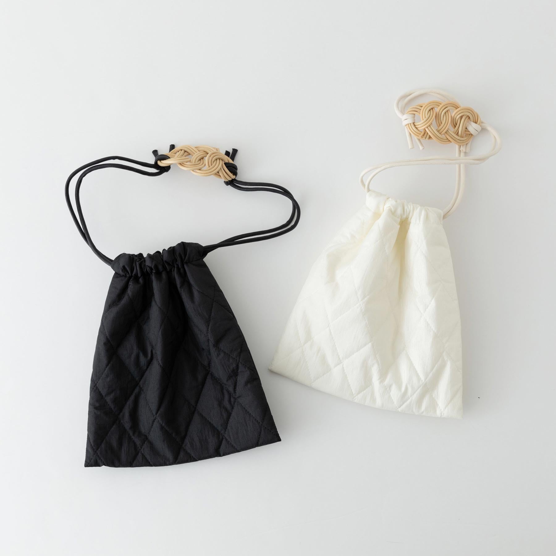 takayokatayama – Orné de Feuilles