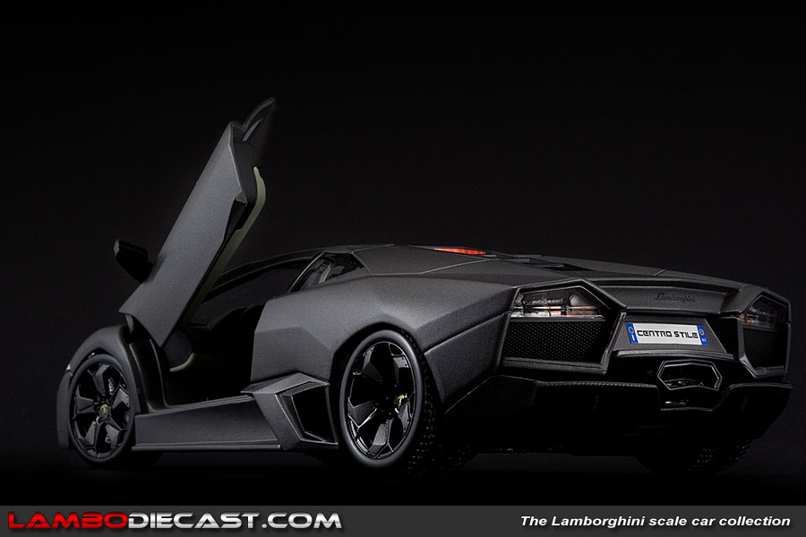The 1/18 Lamborghini Reventon from Bburago, a review by