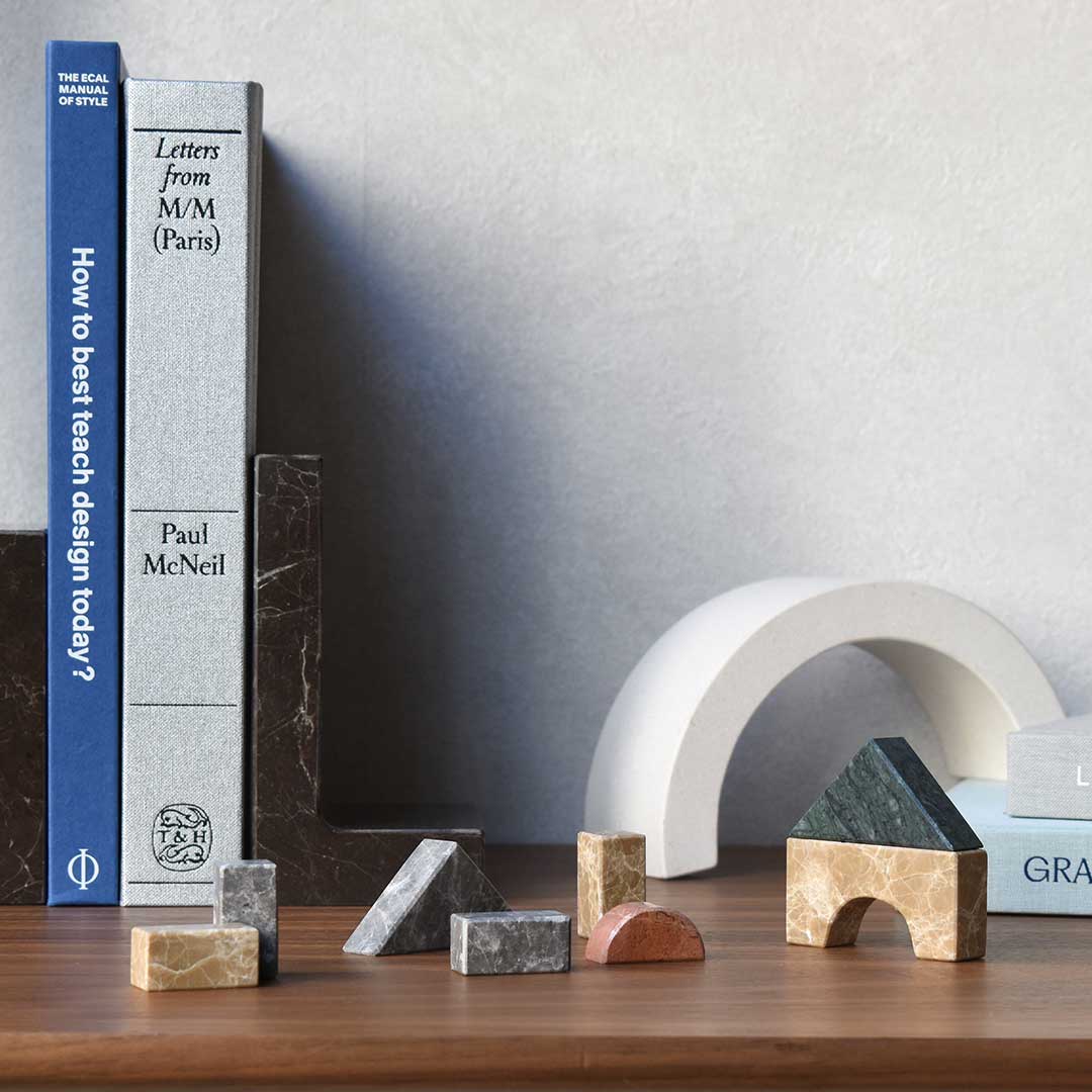 ISHIZO｜「石」がもたらす好奇心の世界 | LIVING MOTIF｜家具