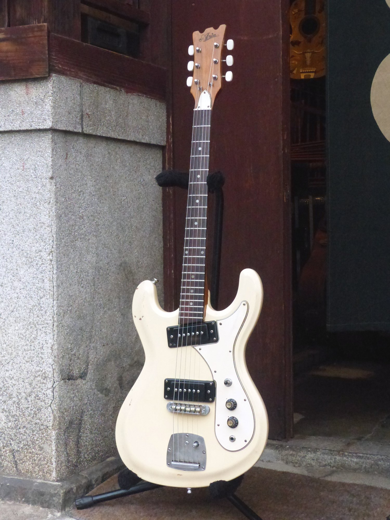 Aria '60s-'70s 1702T – 京町家のギターショップ ライトニン