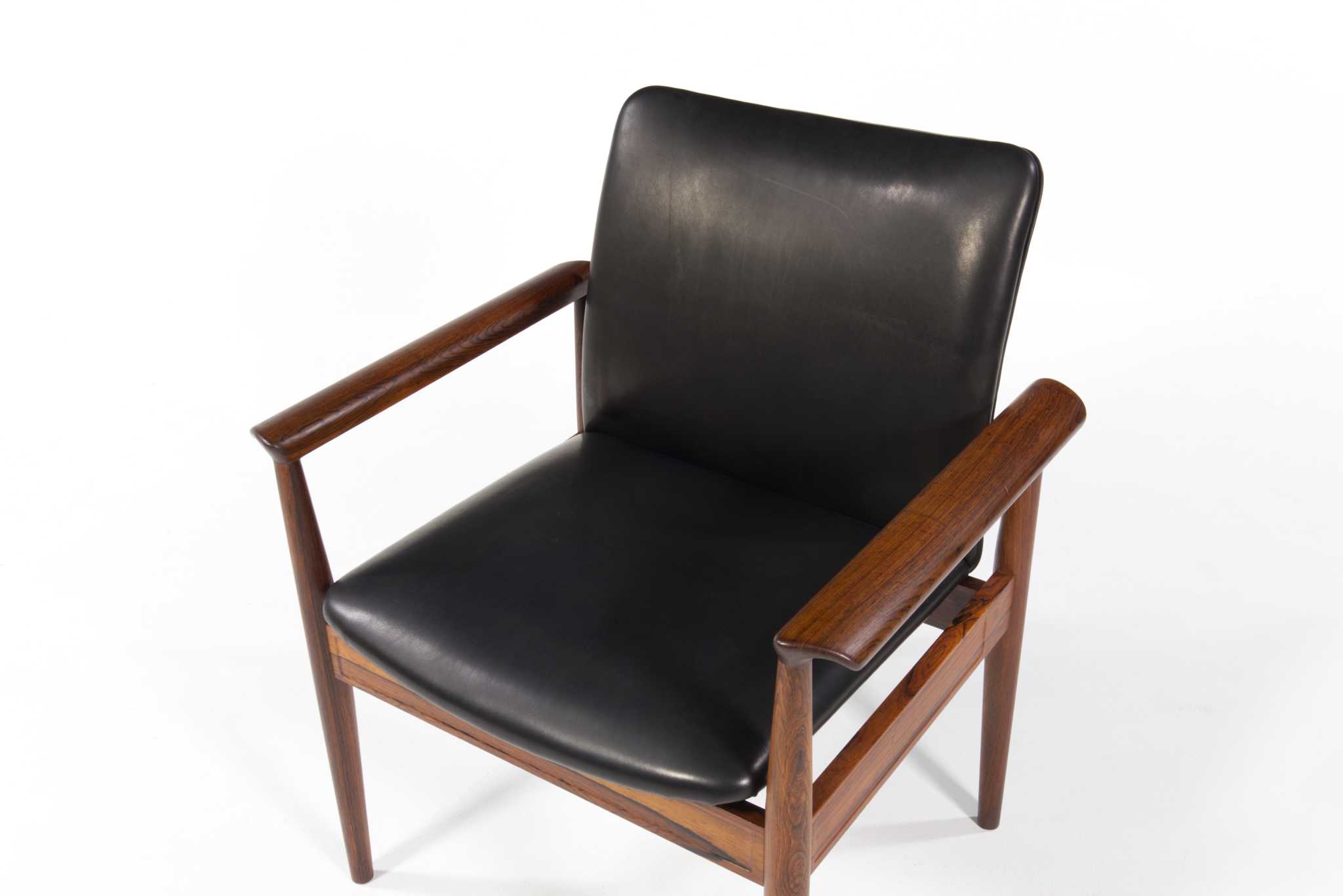 Finn Juhl Model 209 