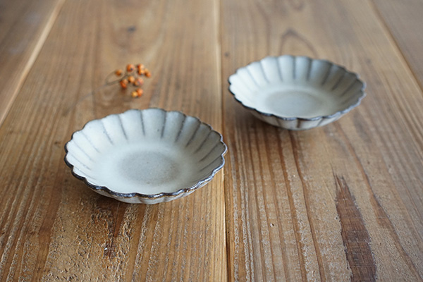 たくまポタリー 小皿 HANA グレー｜和食器の通販 monsen
