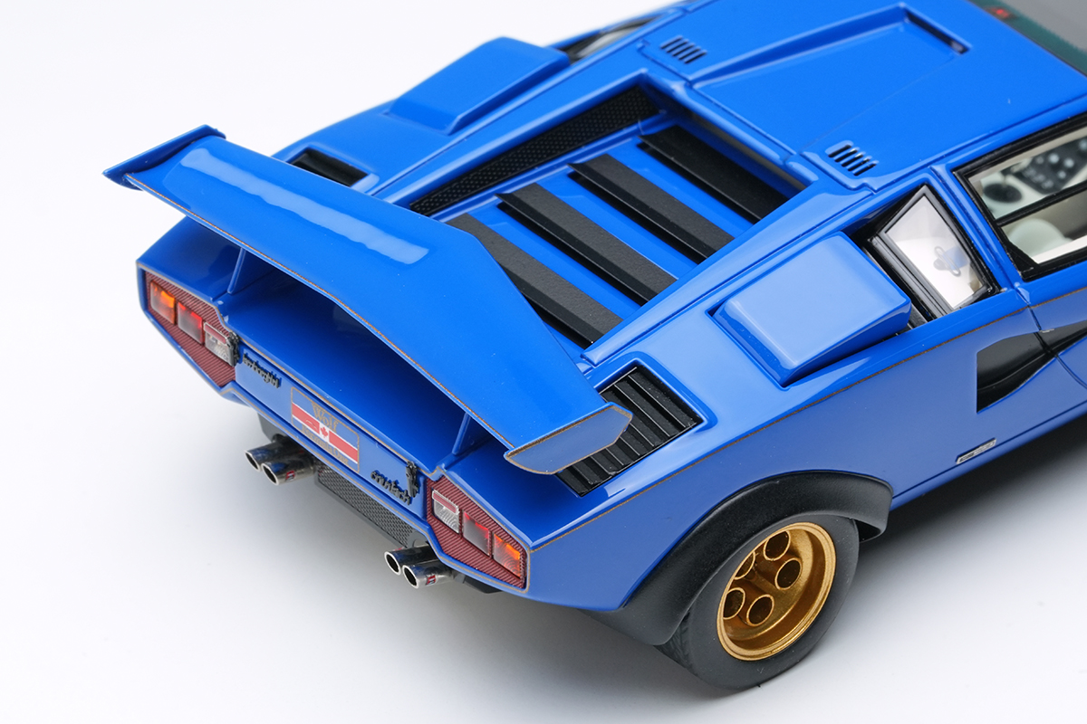 Make Up Co., Ltd. / Lamborghini Countach LP500S 