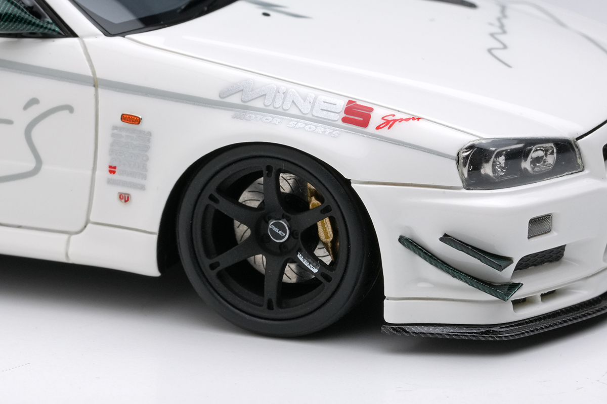 Make Up Co., Ltd. / Mine's Skyline GT-R (BNR34) V-spec N1 Tokyo