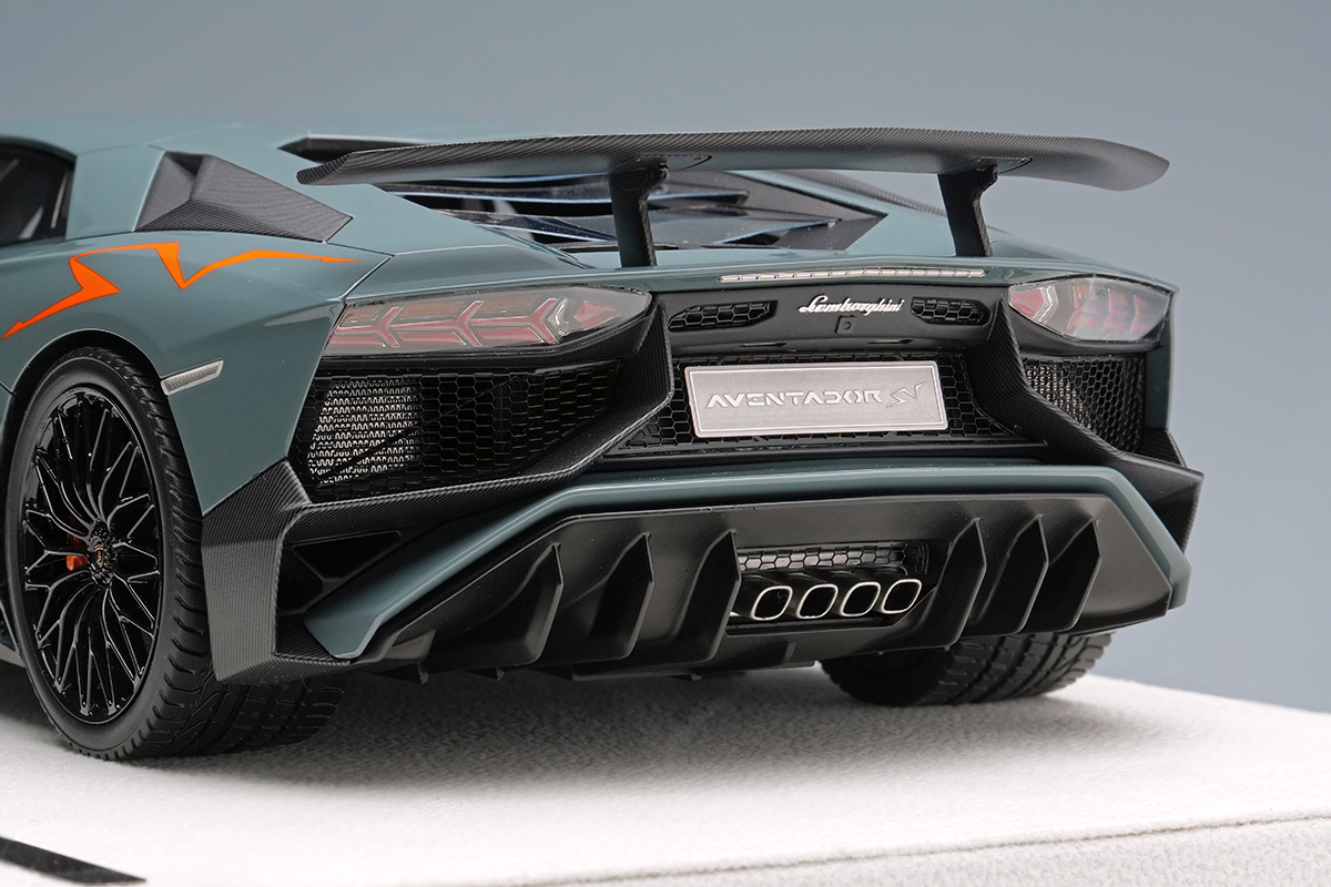 Make Up Co., Ltd. / Lamborghini Aventador LP750-4 SV 2015