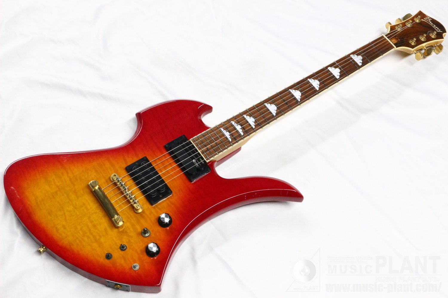 Burny エレキギターMG-165S CS中古()売却済みです。あしからずご了承
