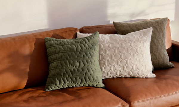 AJクッション 60×40cm / ヴェルティゴ サンドFRITZ HANSEN（フリッツ