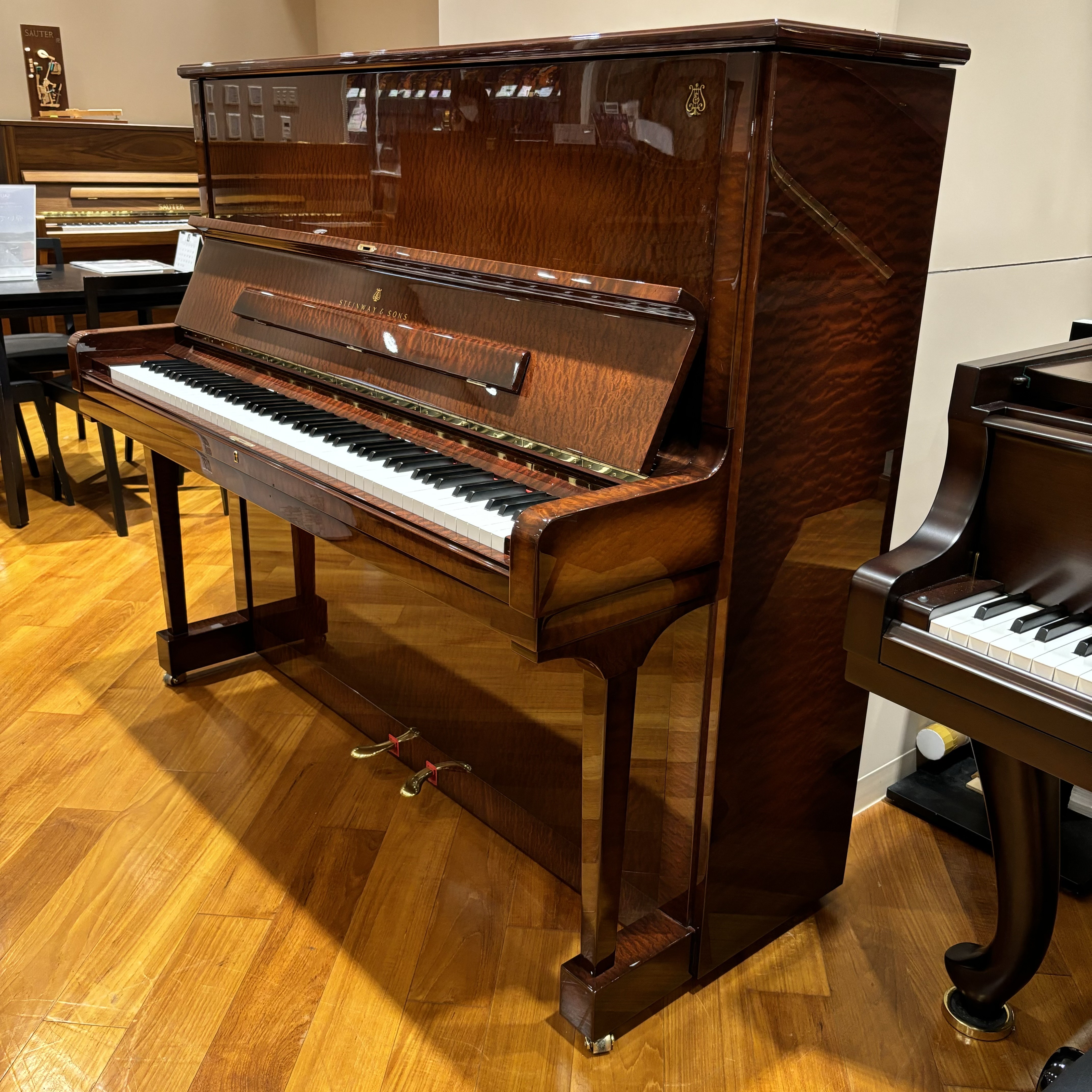ご成約済み〉【中古アップライトピアノ】STEINWAY＆SONS / K-132 2000