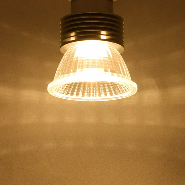 LED電球E11が種類豊富です。省エネショッピングは2年保証