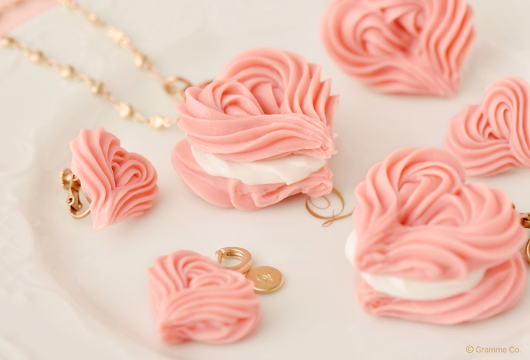 Q-pot. 2020 CHRISTMAS COLLECTION＜Grace Heart Macaron＞ | Q-pot.