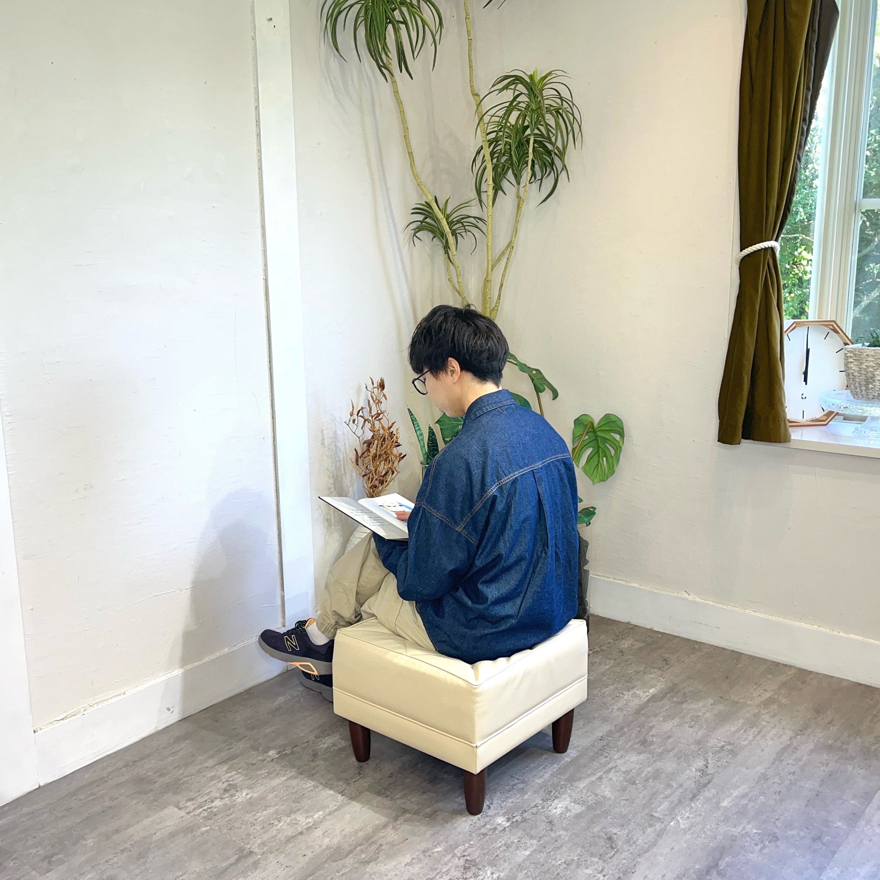 カリモク家具 karimoku オットマン スタンダードアイボリー 中古