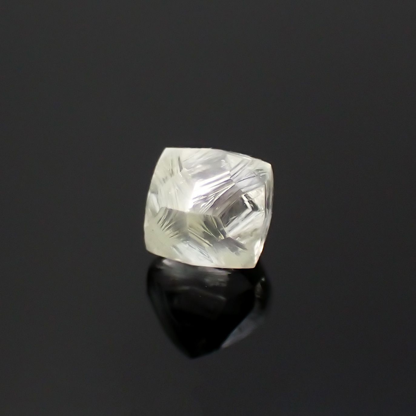 ソーヤブルダイヤモンド 原石(宝石名ダイアモンド) ソ付(彩珠) 0.215ct