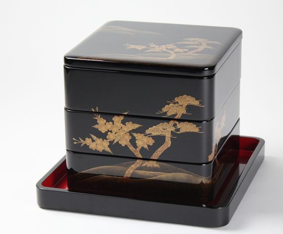 輪島塗 三段重箱（平台付き）松に桜蒔絵 858,000円税込 | 輪島塗の