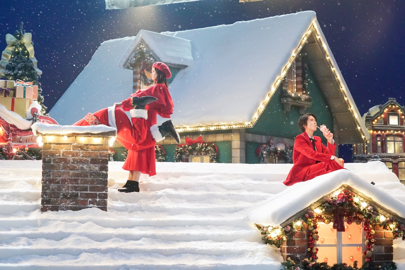 広瀬すず×山下智久が屋根の上で「メリーいちごクリスマス