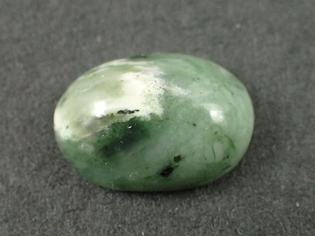 最高品質日高翡翠(Hidaka Jade) カボションカット 北海道日高町産 ｜石