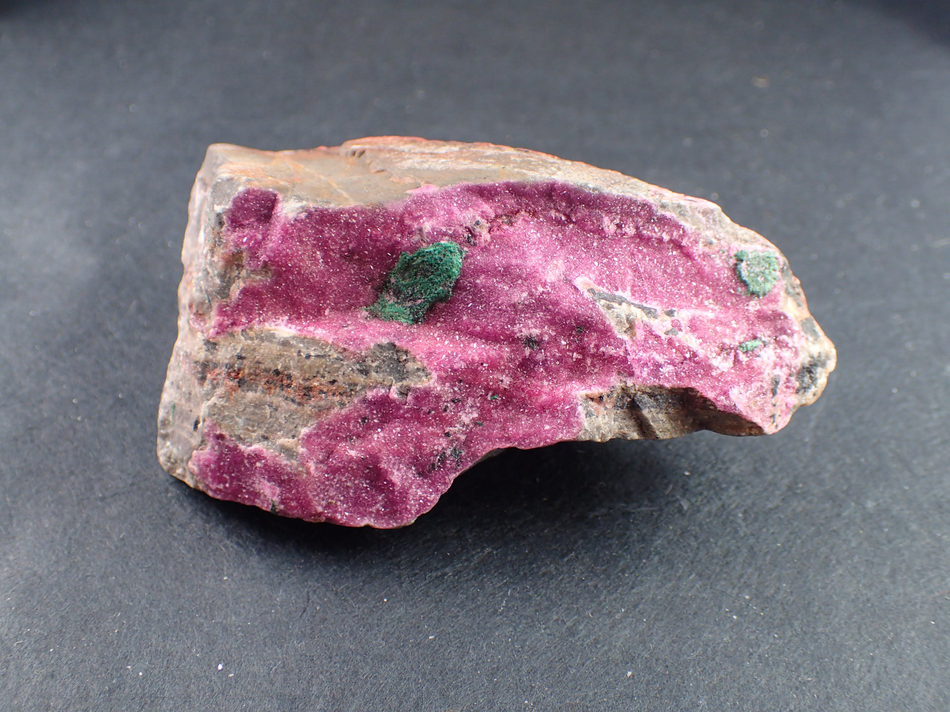 コバルトカルサイト(Cobaltocalcite) コンゴ産 ｜石の販売専門店【vec