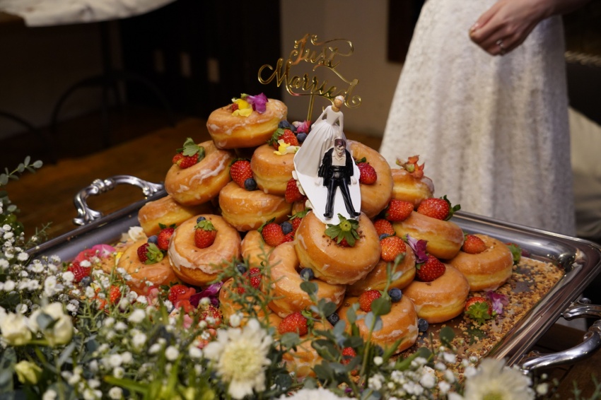 結婚式二次会の演出でドーナツタワー - 結婚式二次会1.5次会幹事代行
