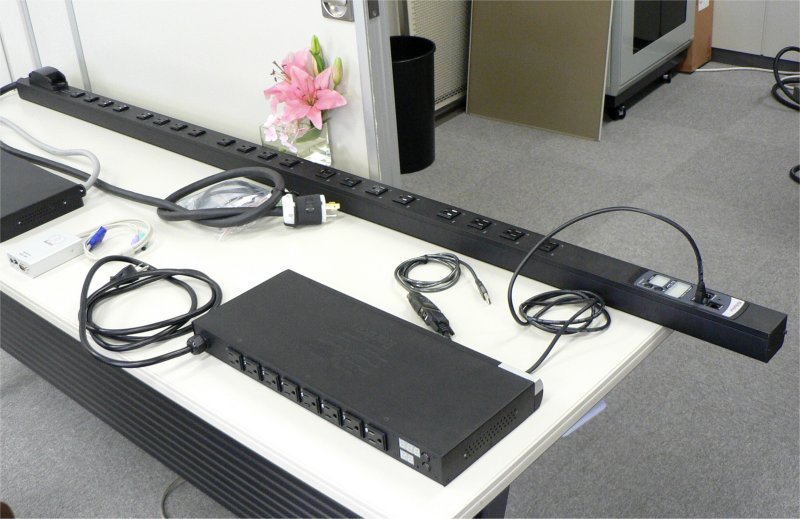 ラリタン，リモート制御可能な電源タップに温度・湿度監視機能を追加