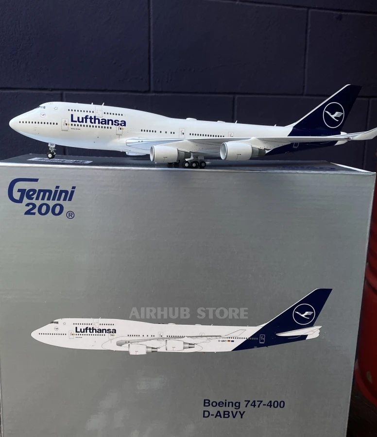 Premium Aircraft Model Boeing 747-400 Lufthansa D-ABVY 1:200