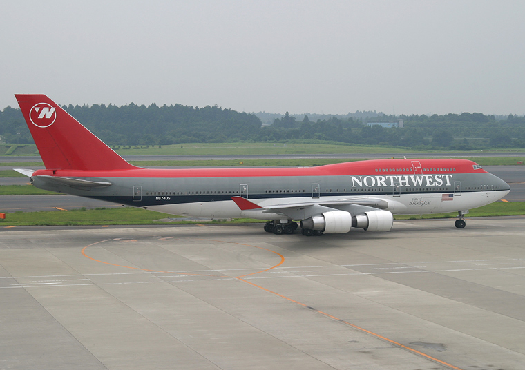 Northwest Airlines Boeing 747-400 N674US at Tokyo - Narita Intl
