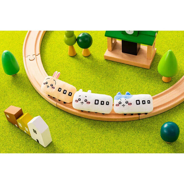 電車風の「ちいかわ」がかわいい！ぬいぐるみバッジセットとパリピ