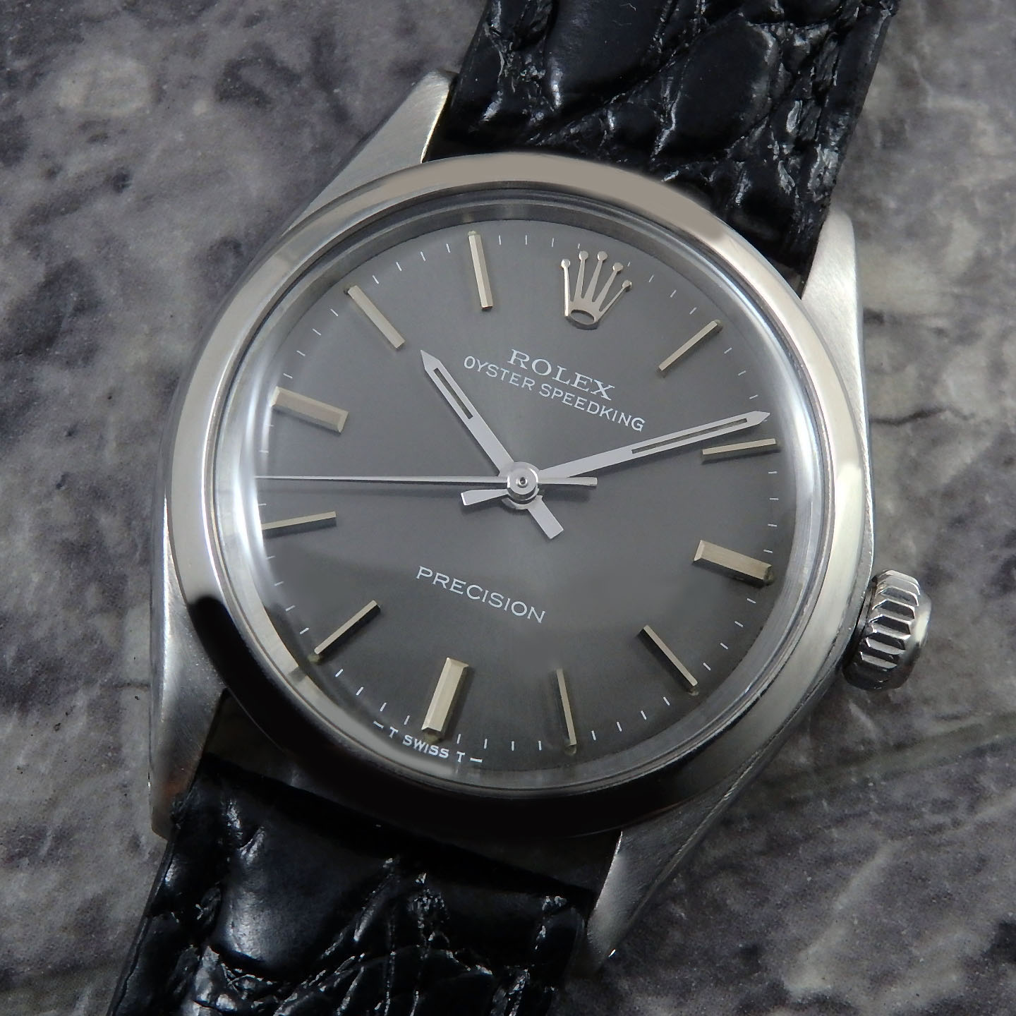 R1906.jpg