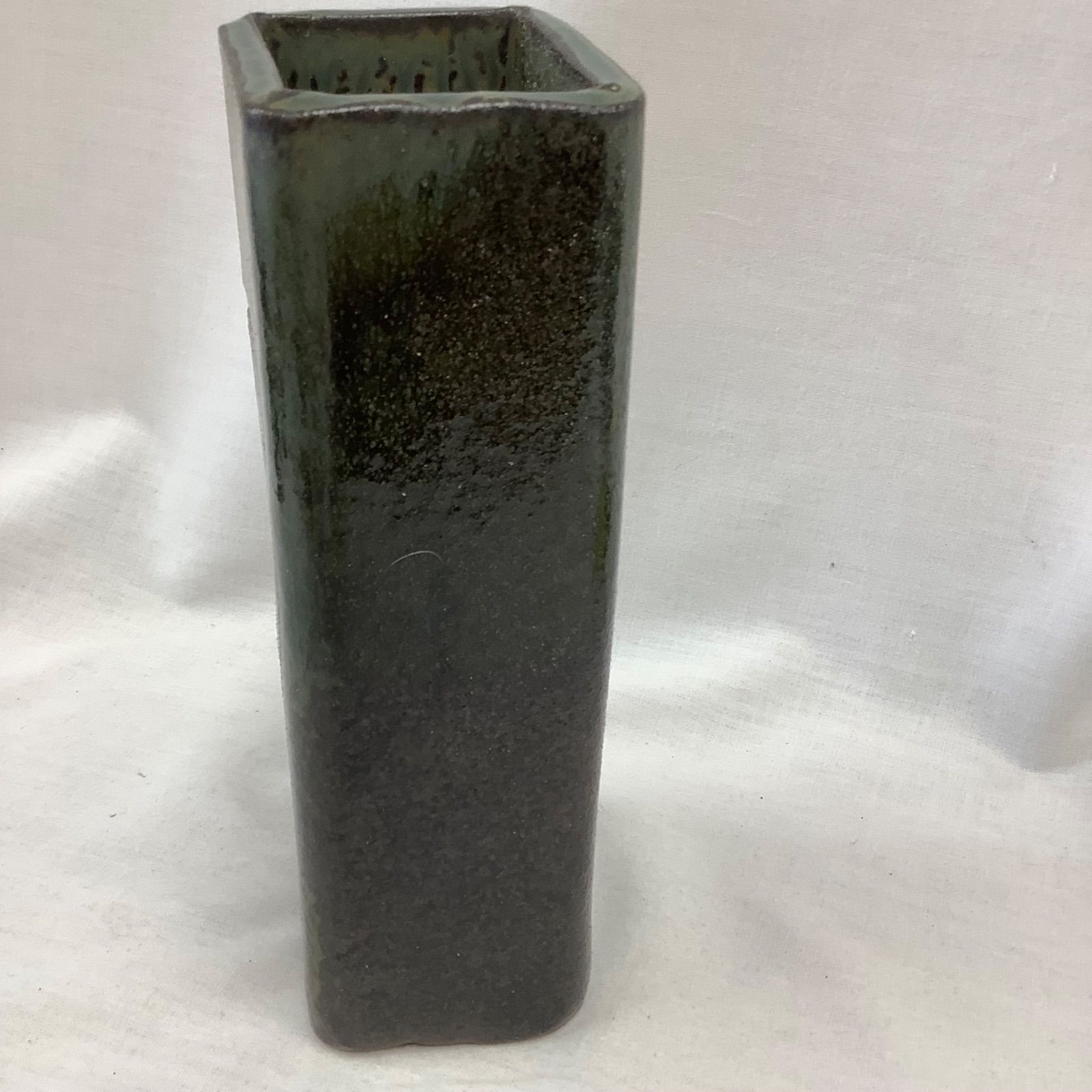 未使用】龍窯 河村益弘 鉄彩花瓶 角 共箱 C561 - メルカリ