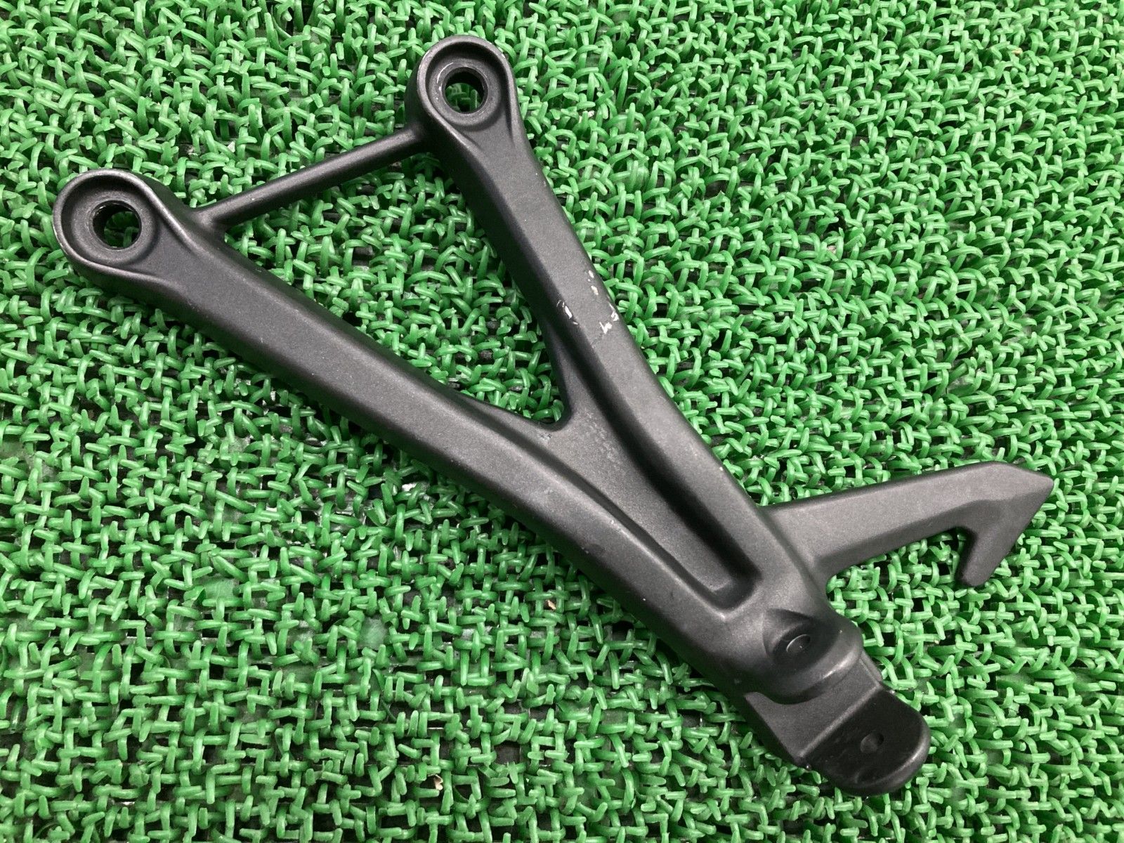 ZX-25R タンデムステップホルダー 左 小売業者 SKT カワサキ 純正