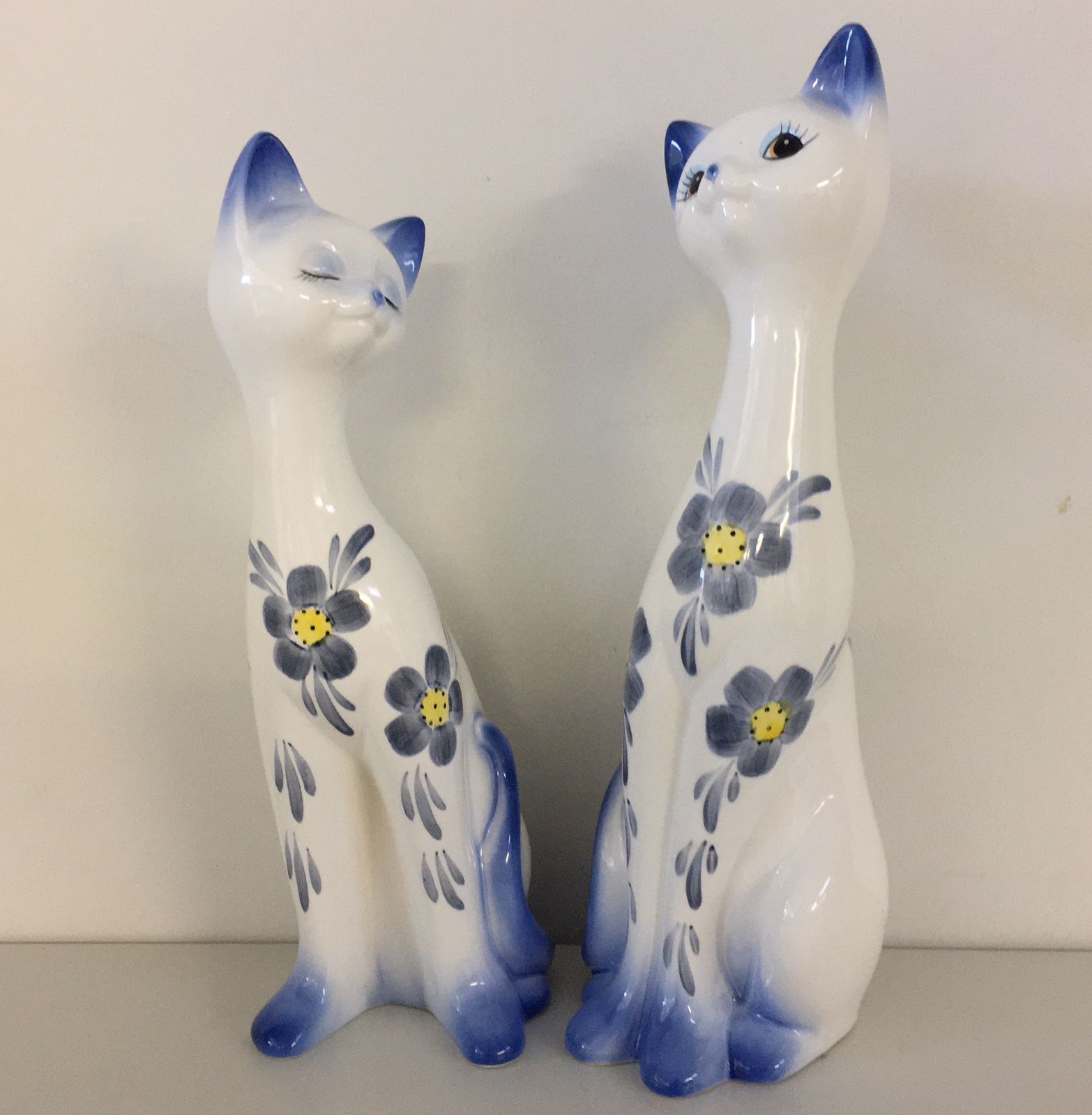 ○ねこの置物 ネコ 猫 花 陶器 昭和レトロ かわいい 夫婦 2匹セット
