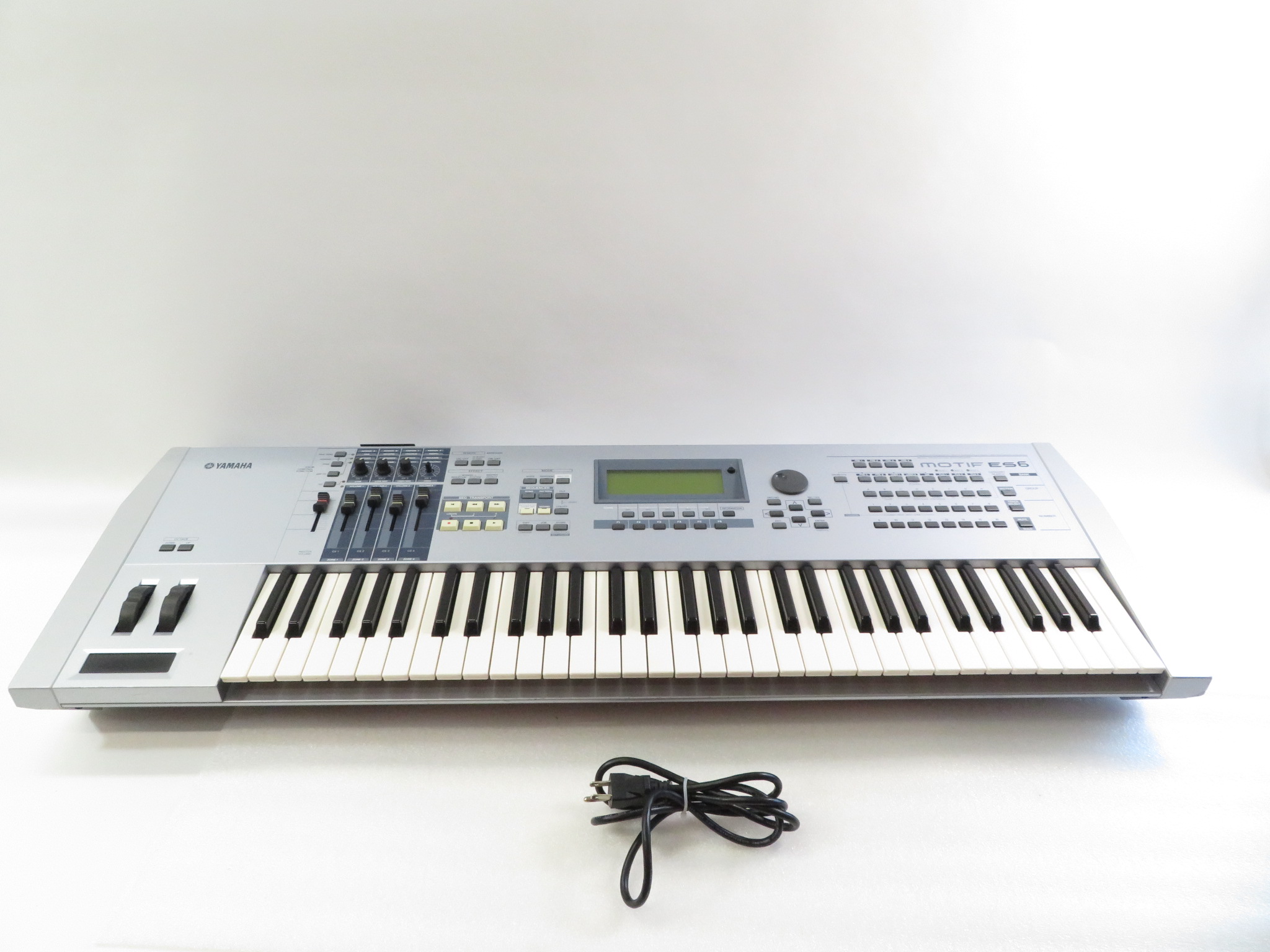 Yamaha MOTIF ES6 61-Key Music Production Synthesizer Keyboard