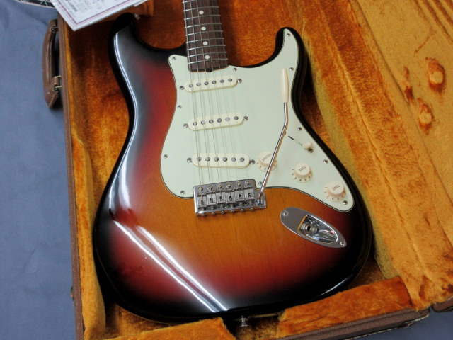 Fender American Vintage '62 Stratocaster Thin Lacquer 3CS / LINDY