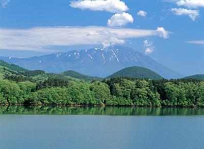 やがて七ツ森に眠る男の「随筆」のページです