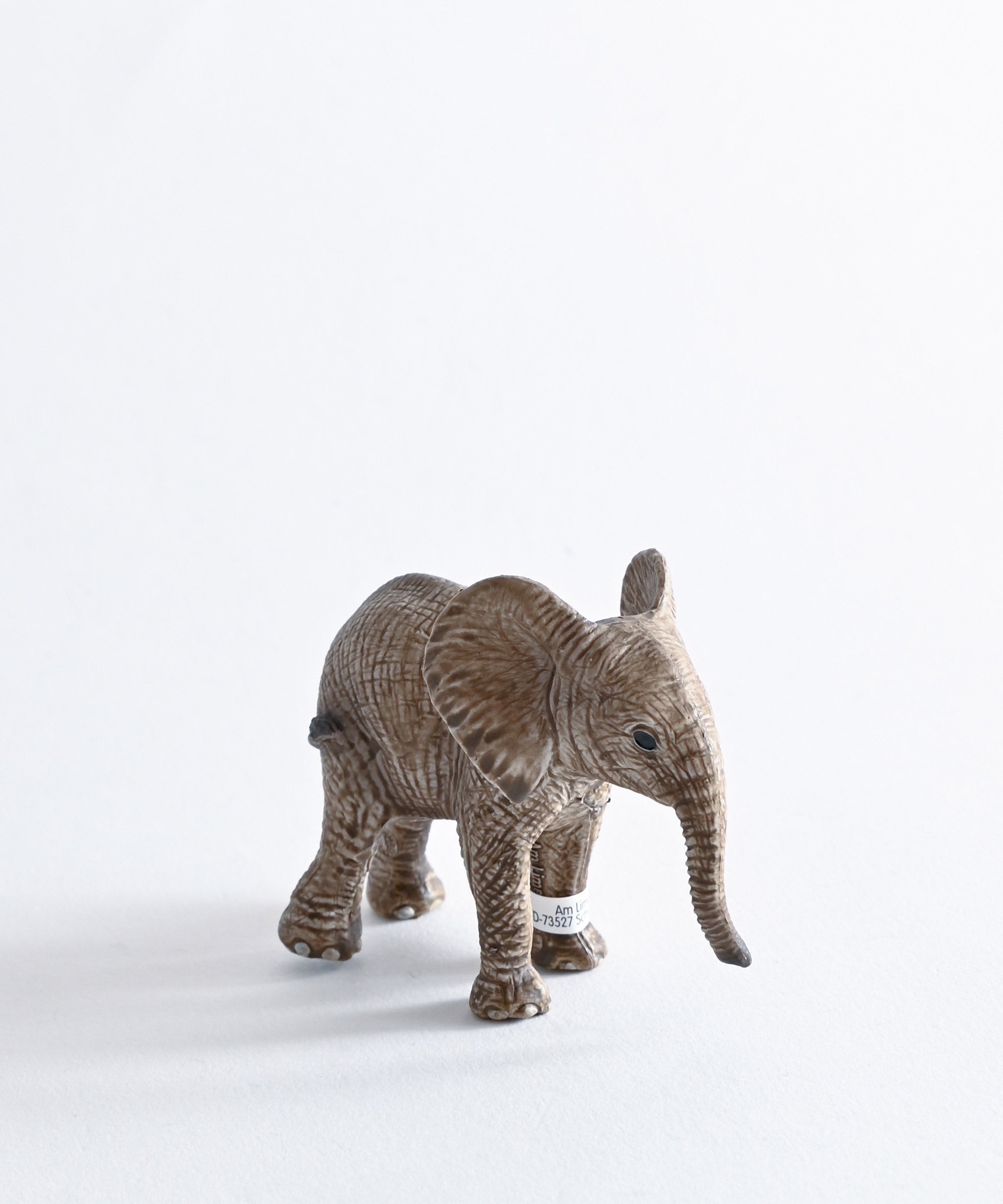 Schleich/シュライヒ】動物フィギュア アフリカ象 仔 – BASIC AND