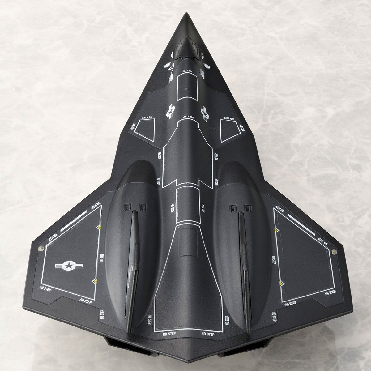 トップガンマーヴェリック』 1/100スケール ダークスター プラスチック