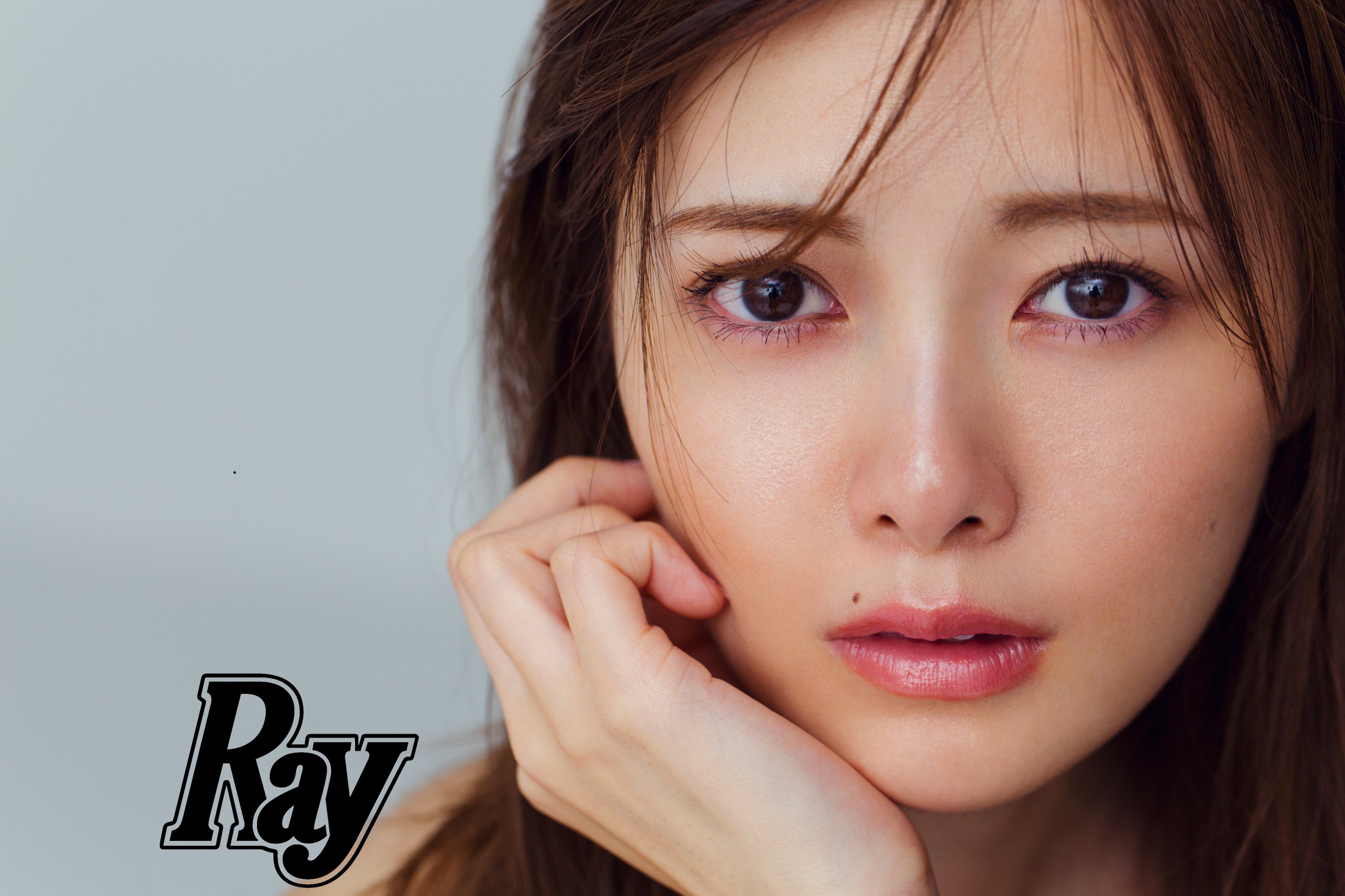 白石麻衣(乃木坂46)、24才の胸の内を語る 『Ray2016年12月号』発売