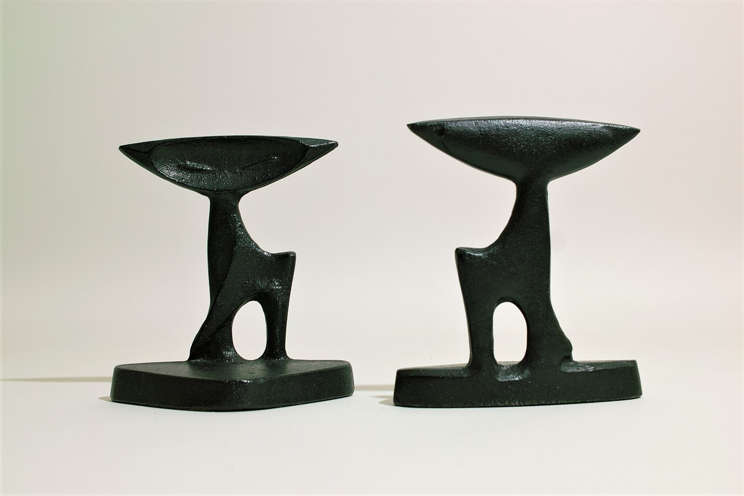 No.6968「猫のブックエンド：馬場忠寛デザインの南部鉄器」SOLD