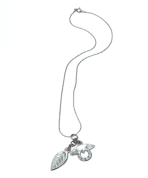 fennica（フェニカ）の「＜Unisex＞金細工またよし / 房ネックレス(小