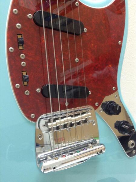 Fender Japan(フェンダージャパン) / MG69B エレキギター/ムスタング