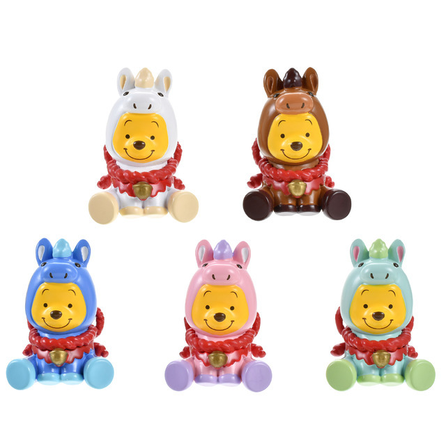 ディズニー」プーさん＆スティッチが2026年の干支・うまに変身!? 鏡餅