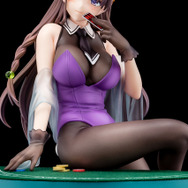 聖剣学院の魔剣使い」バニーガール衣装のブラをめくると… エルフィーネ