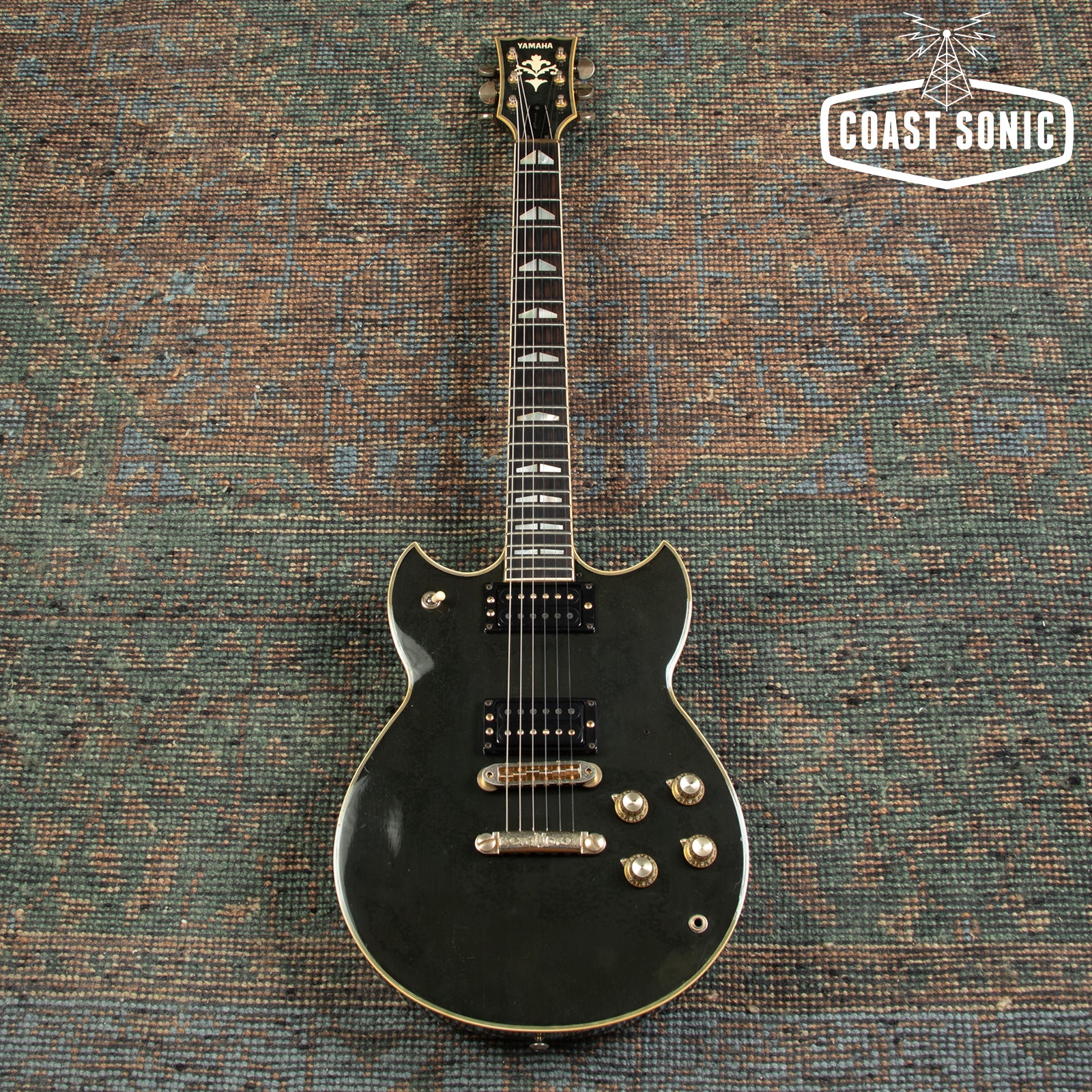 1983 Yamaha SG 1000 Made in Japan with hard case Black