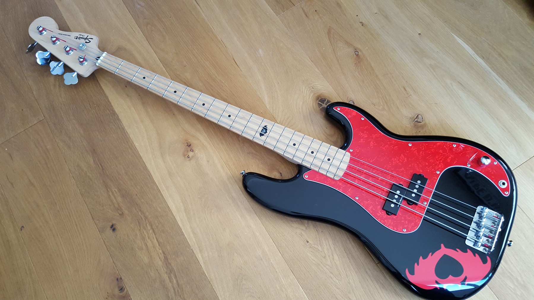 SOLD: Squier Precision Bass, Pete Wentz signature model - Classic