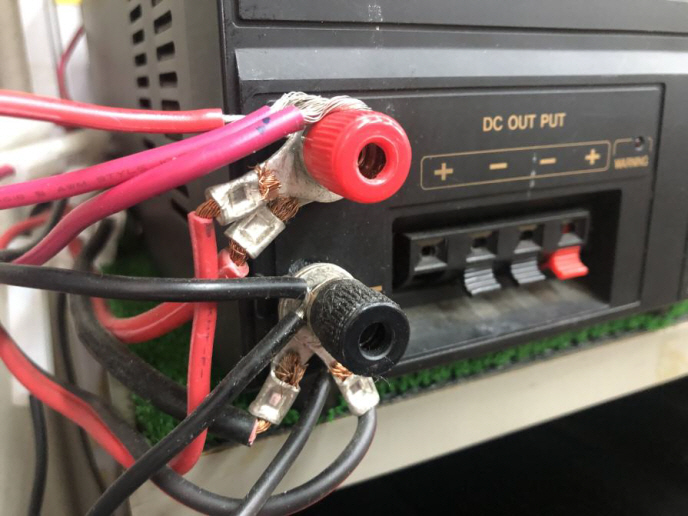 DM-340MV (DM340MV) 直流安定化電源 1Vからの可変。2メーターで便利