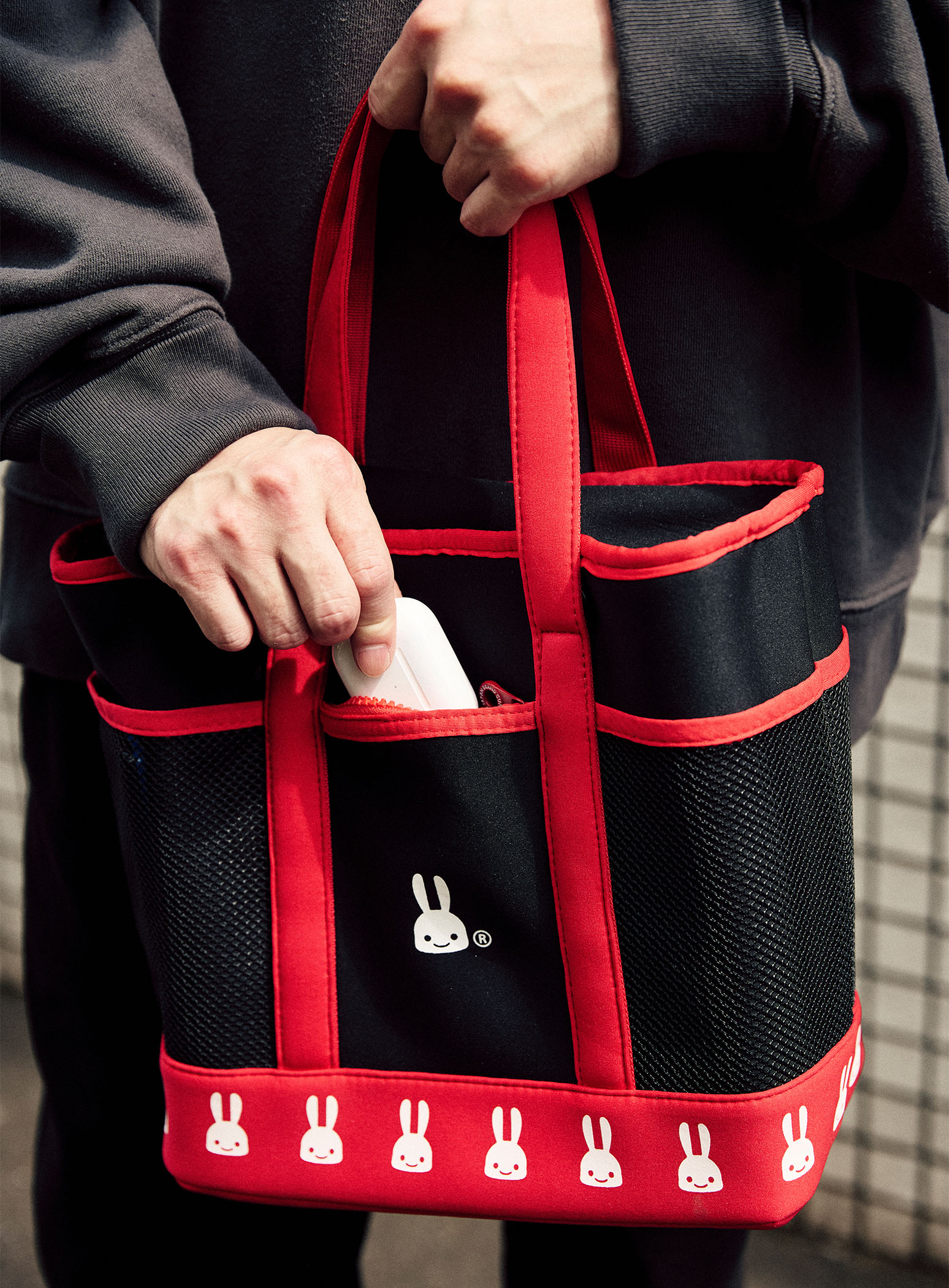 保冷ショルダーバッグ｜ウサギがいる｜CUNE ONLINE STORE