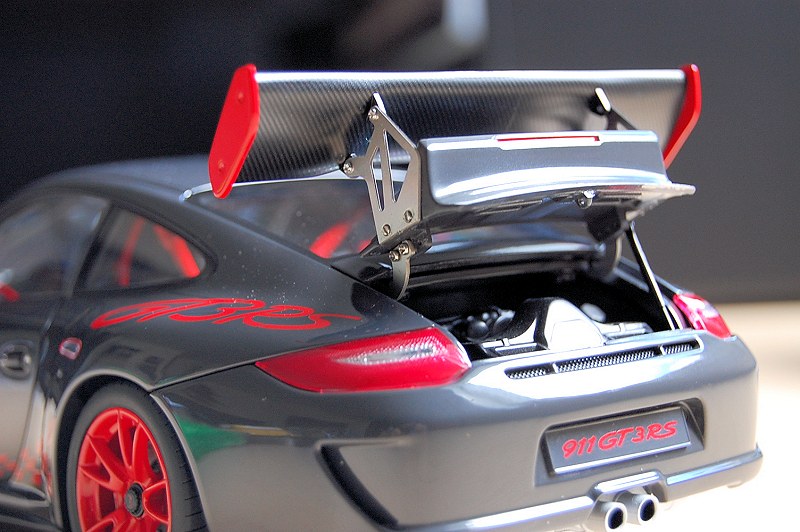 REVIEW: AUTOart Porsche 911 (997) GT3 RS 3.8 • DiecastSociety.com