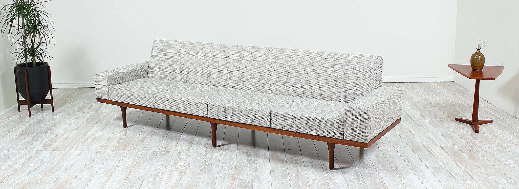 Illum Wikkelsø Model 50-4 Sofa for Søren Willadsen | Danish Modern
