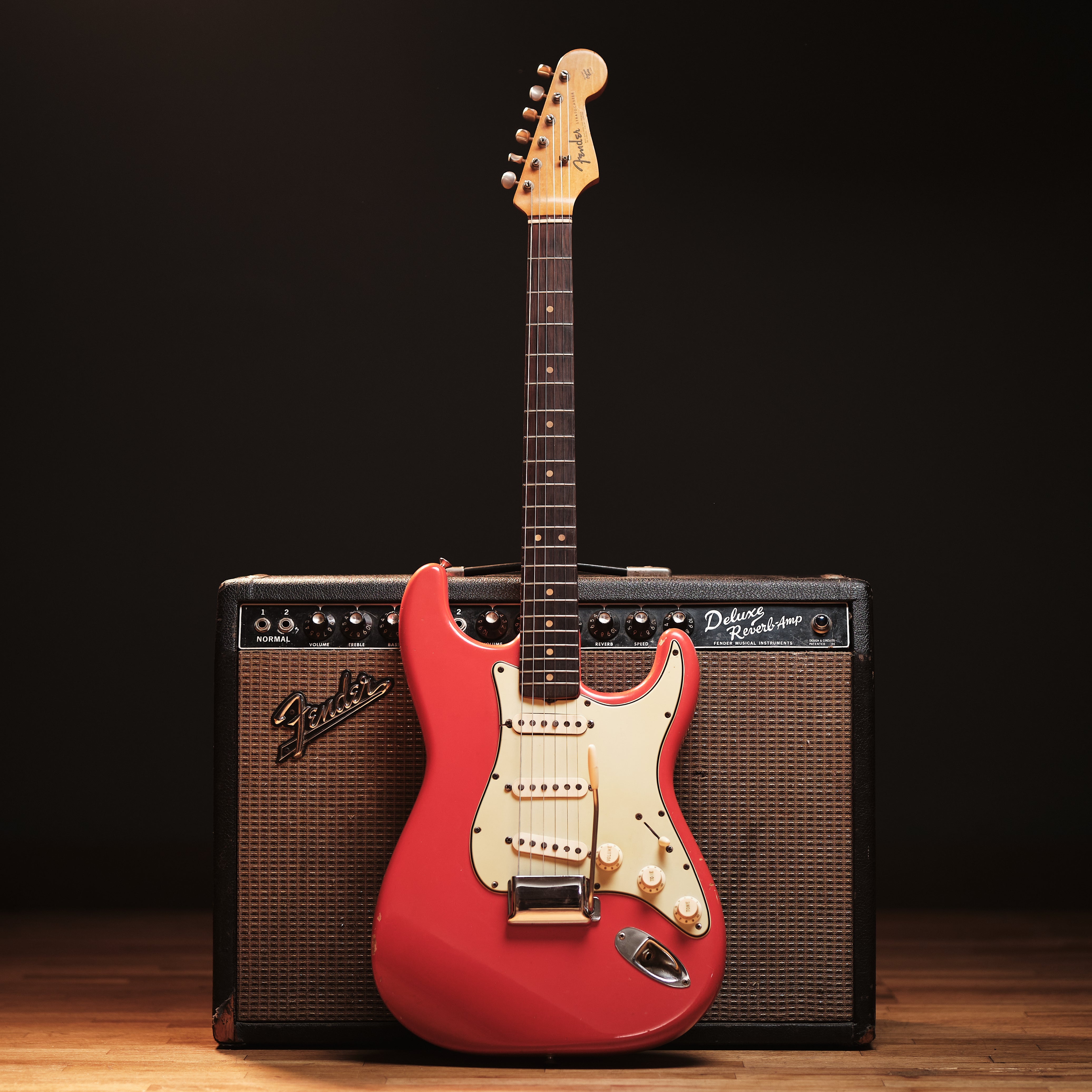 HOLD 1964 Fender Stratocaster – Emerald City Guitars